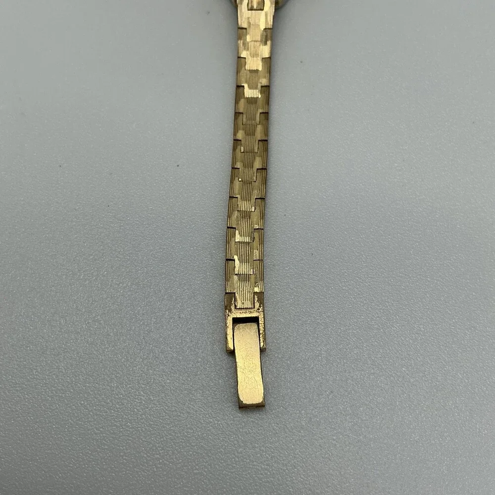 Vintage Waltham Womens Watch 17mm Champagne Dial Gold Tone Manual Wind 6.25